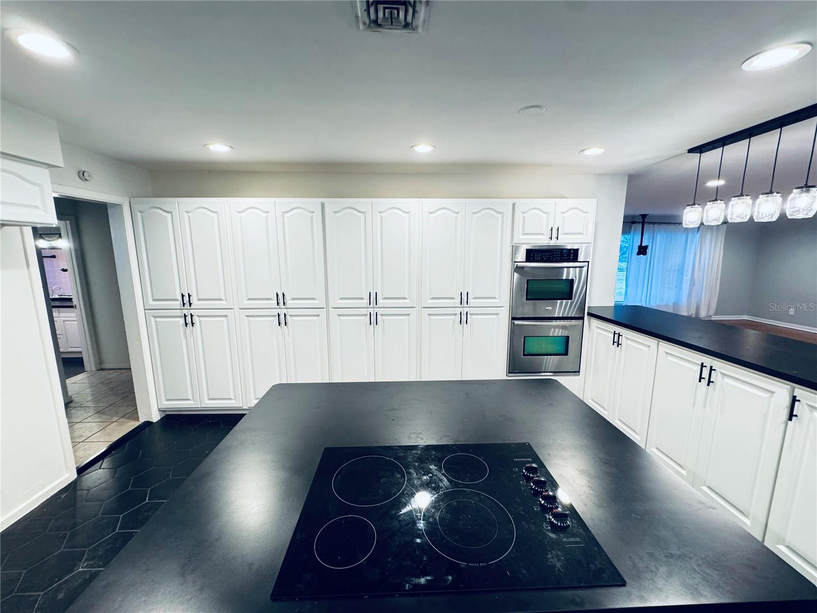 Image 11 of 26 For 2022 Edgewood Road