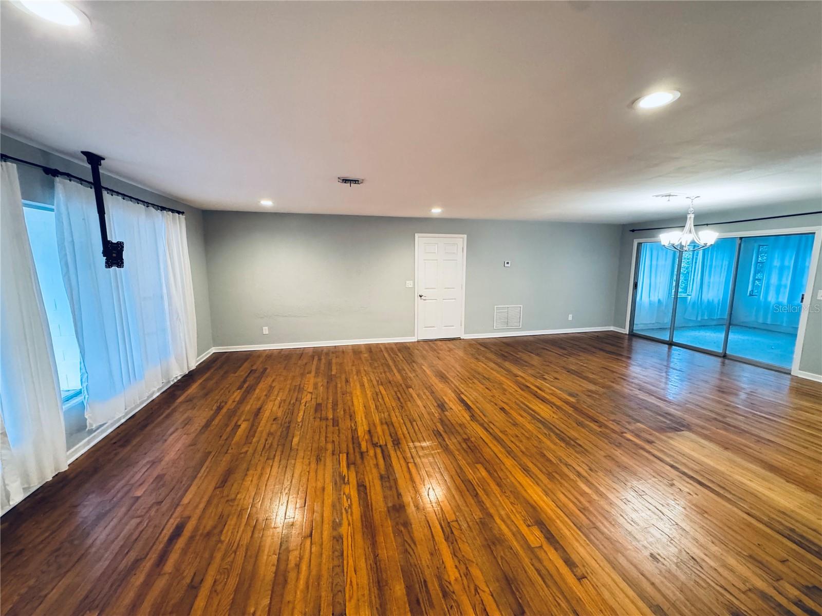 Image 5 of 26 For 2022 Edgewood Road