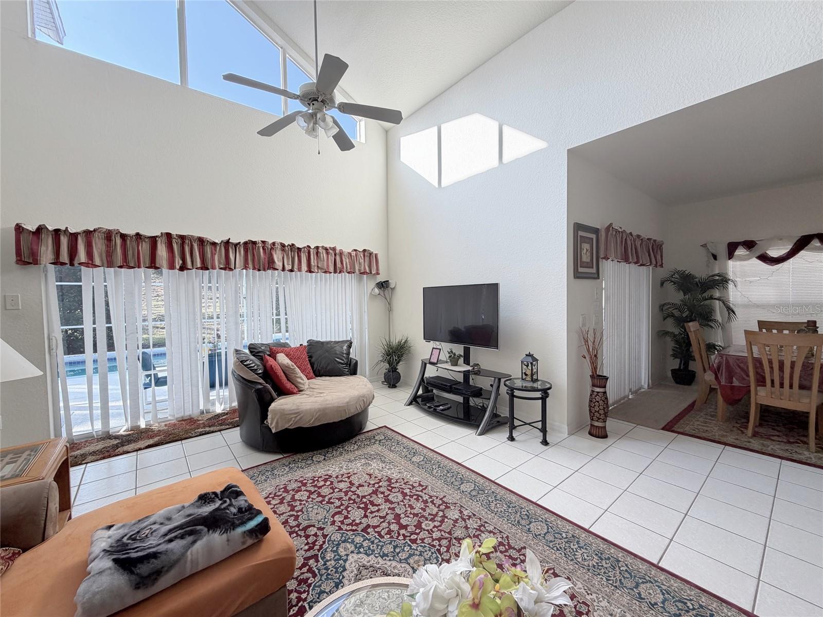 Image 28 of 77 For 329 Windsor Place