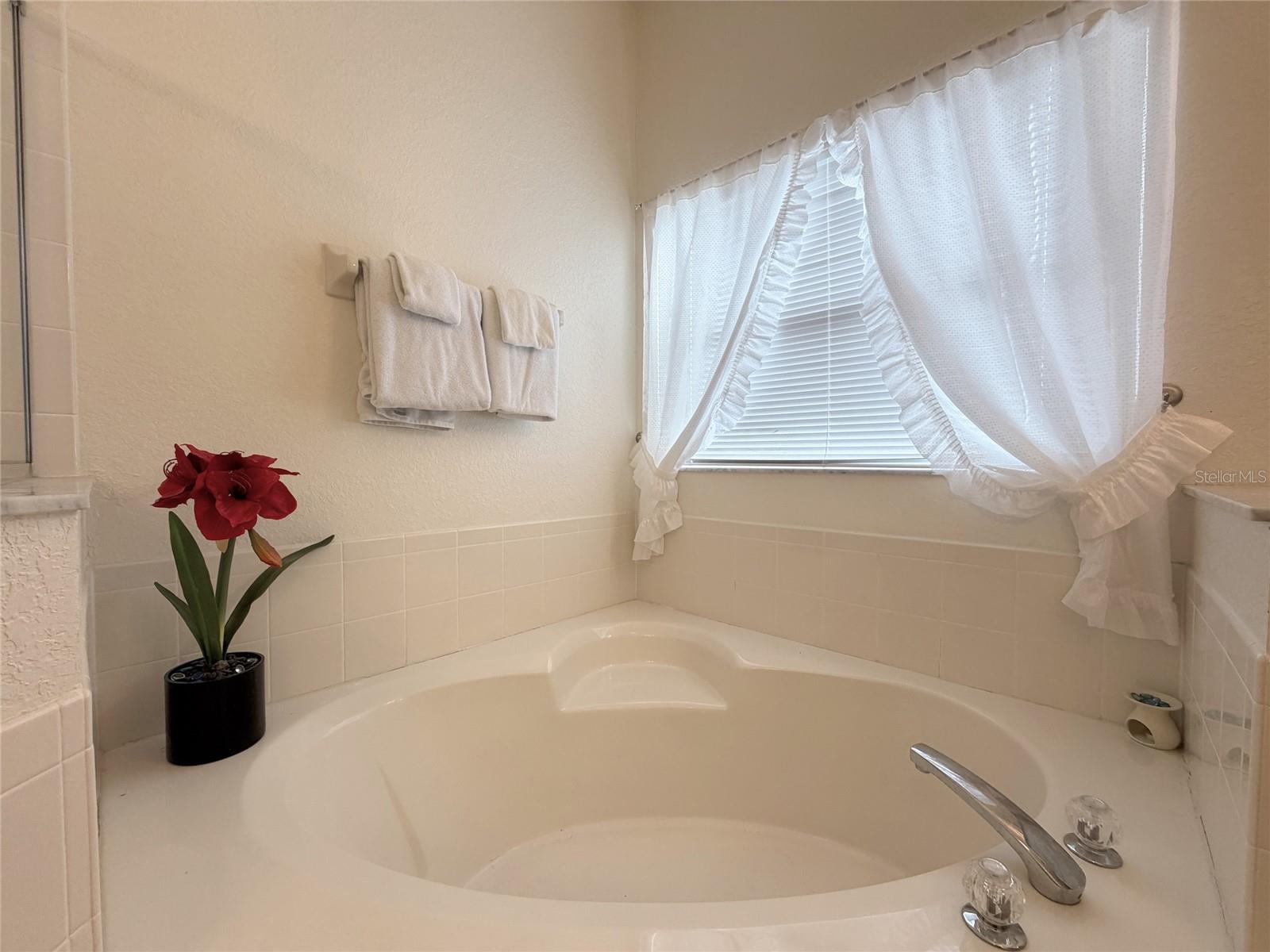 Image 38 of 77 For 329 Windsor Place