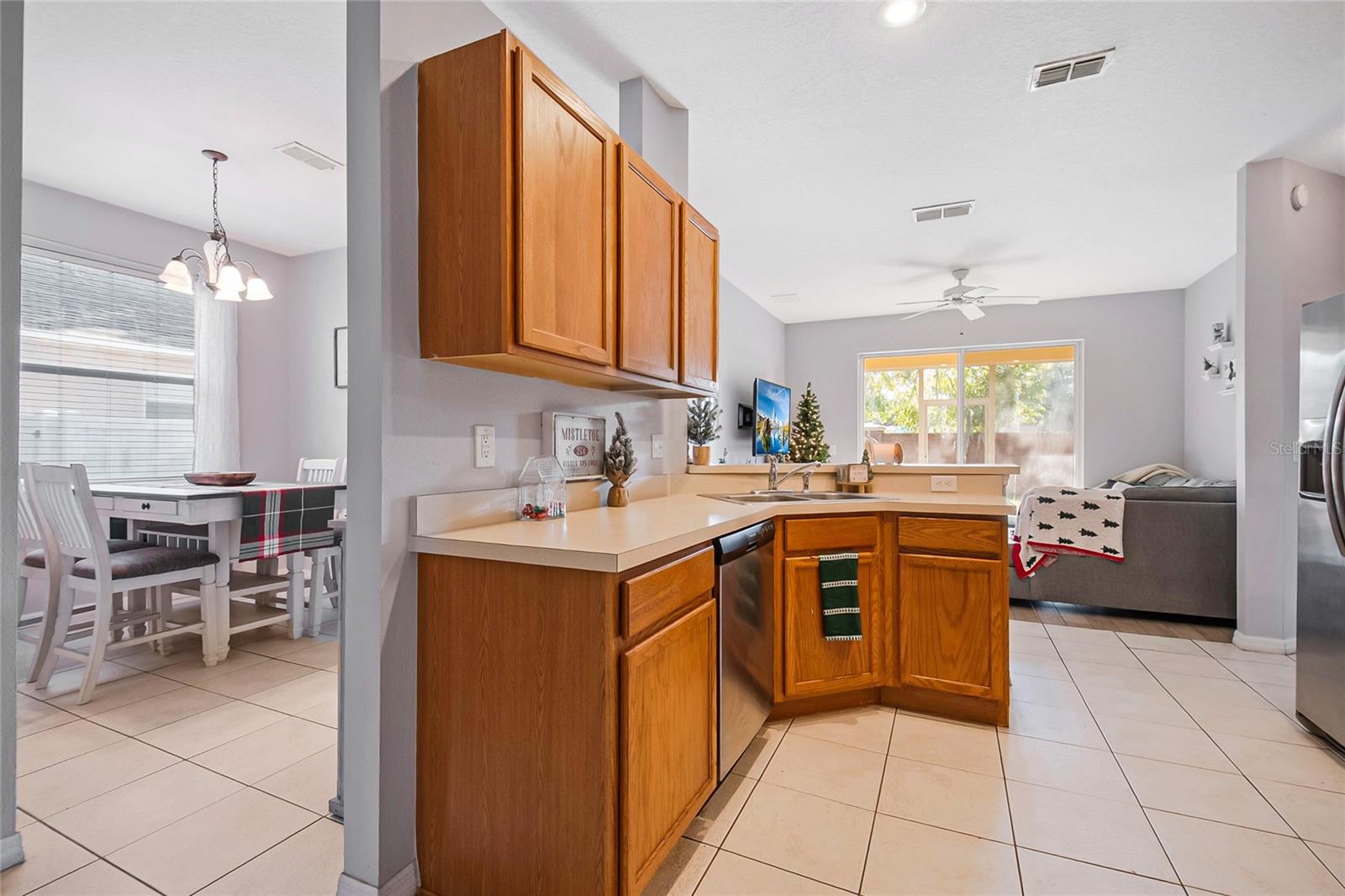 Image 14 of 40 For 918 Magnolia Blossom Court