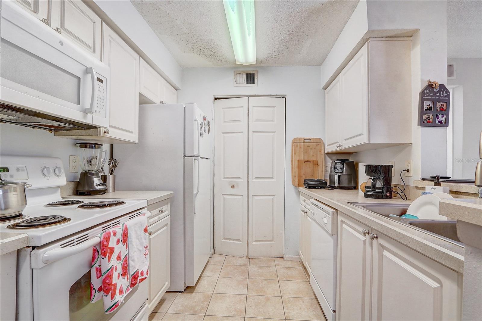 Image 10 of 25 For 1229 Bermuda Lakes Lane 202