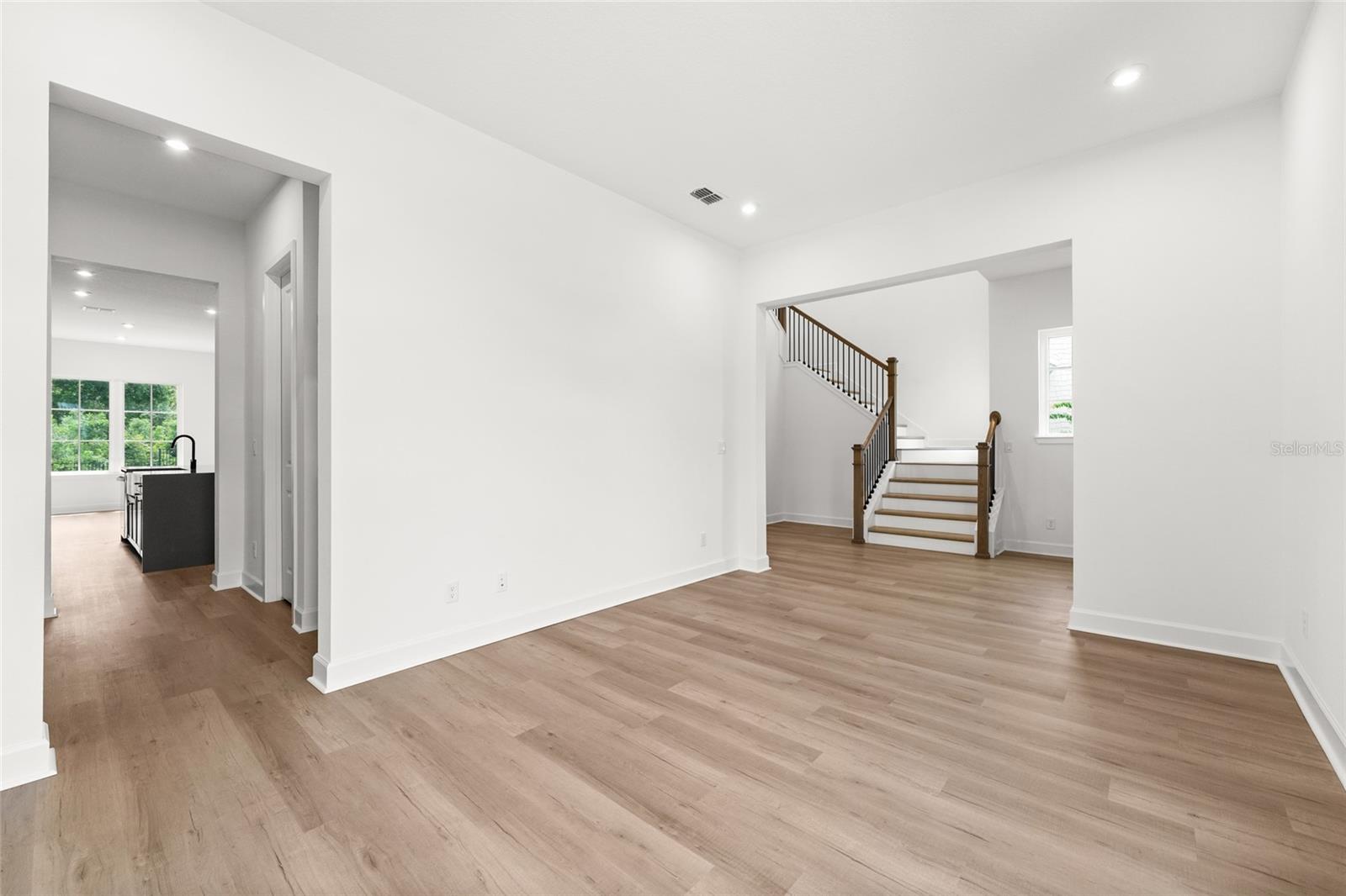 Image 3 of 30 For 7493 Estuary Lake Loop