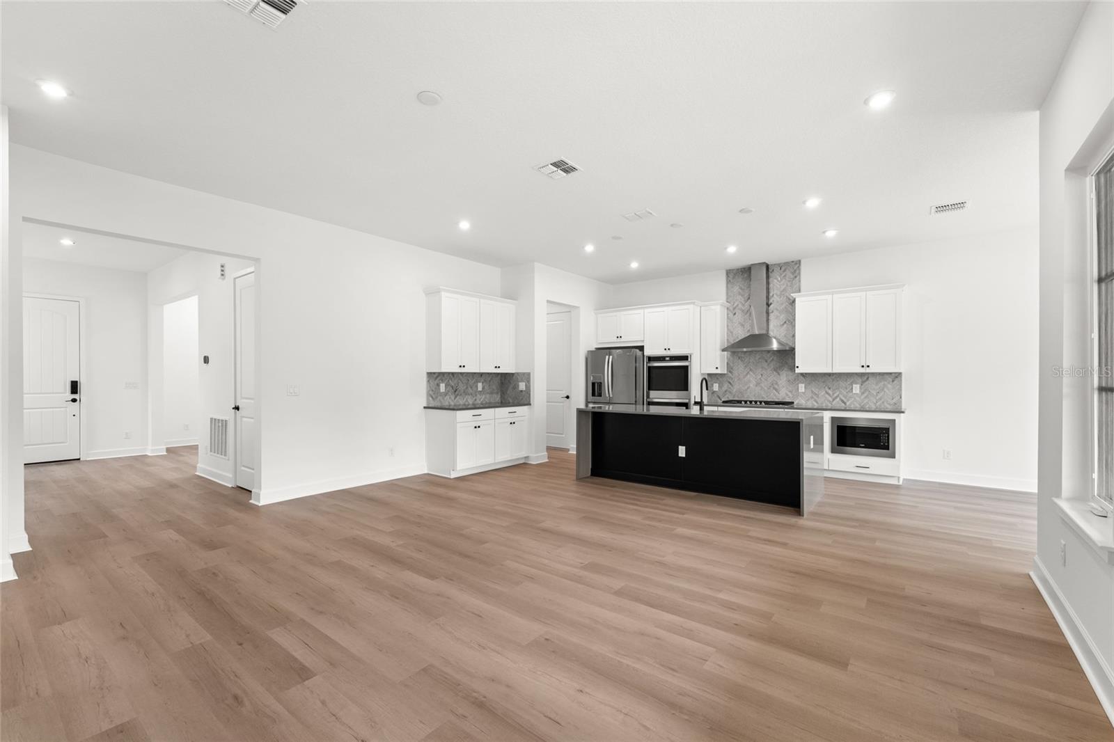 Image 4 of 30 For 7493 Estuary Lake Loop