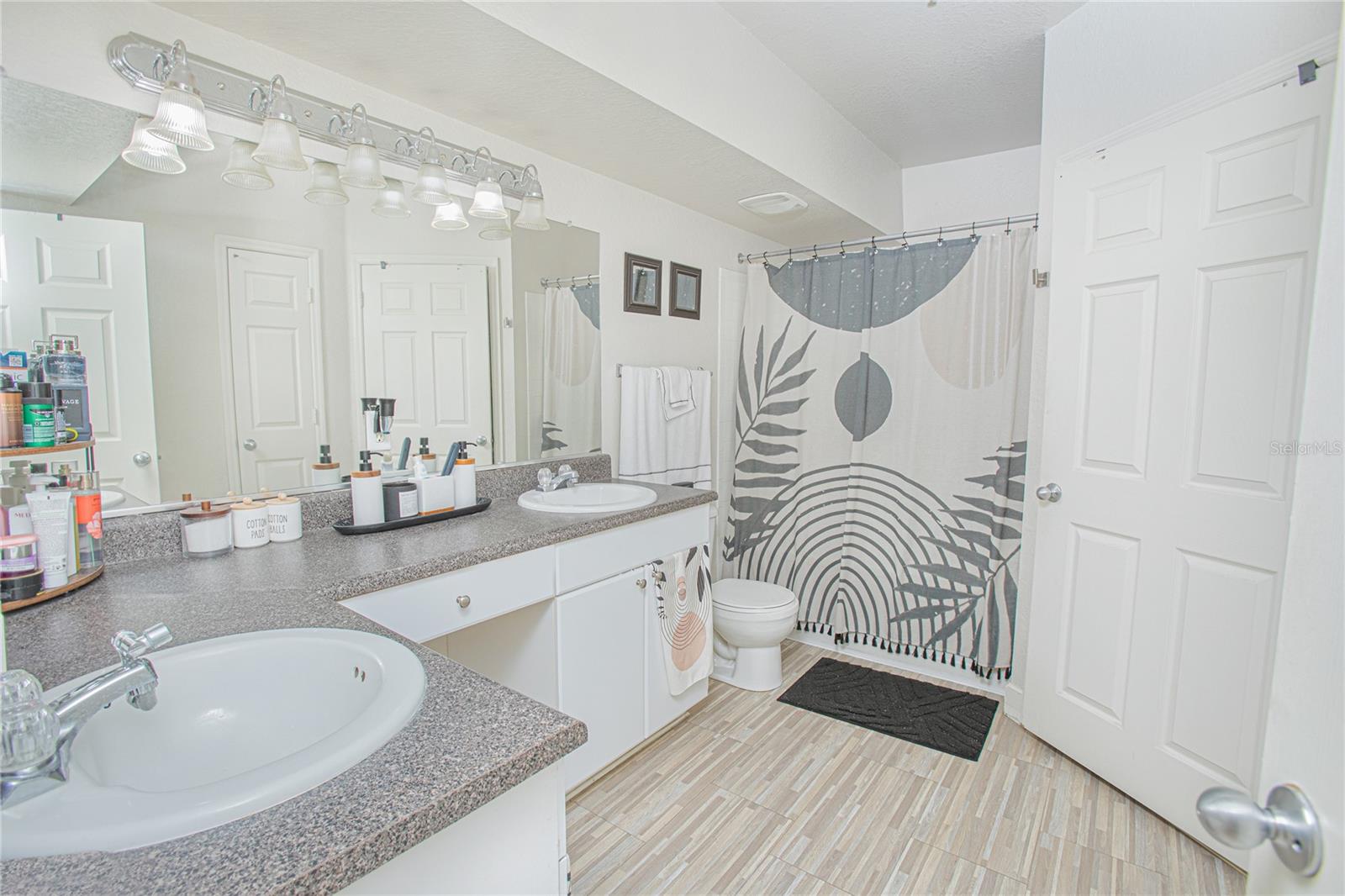 Image 15 of 26 For 204 South Street 2061