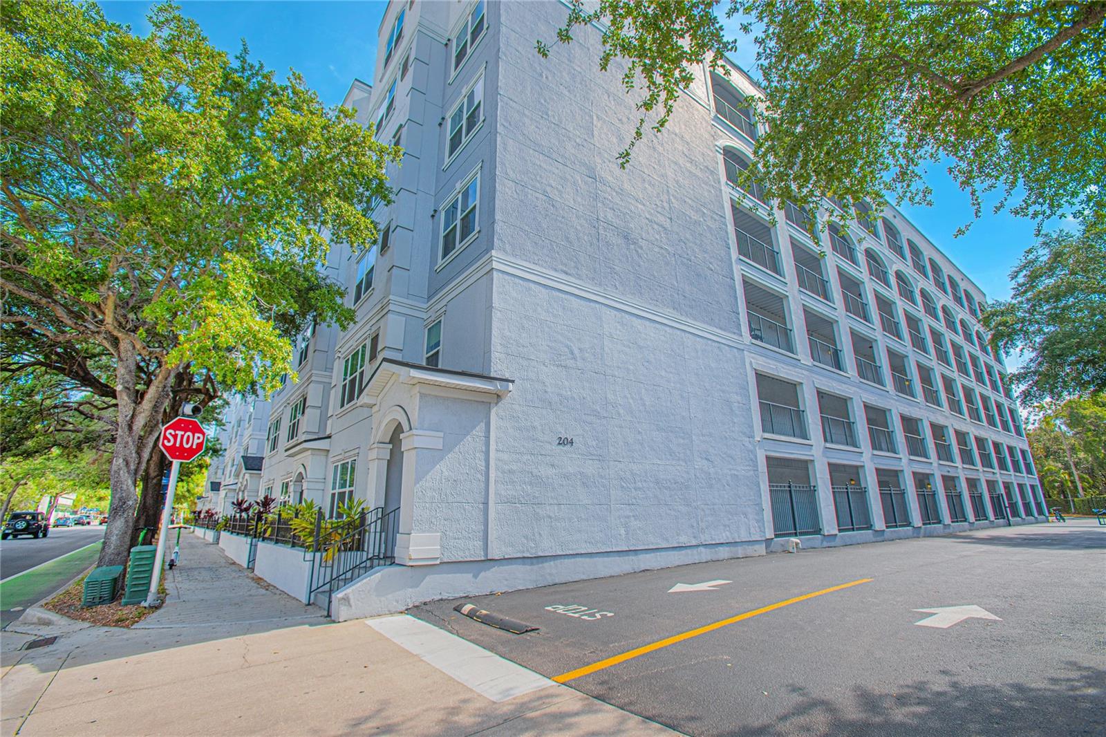 Image 21 of 26 For 204 South Street 2061