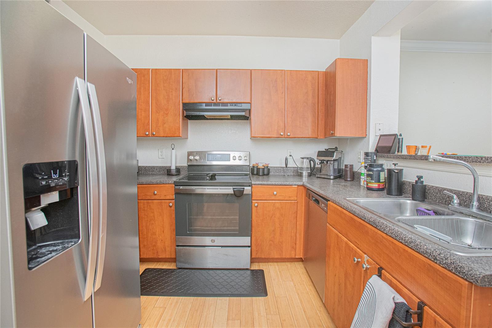 Image 7 of 26 For 204 South Street 2061