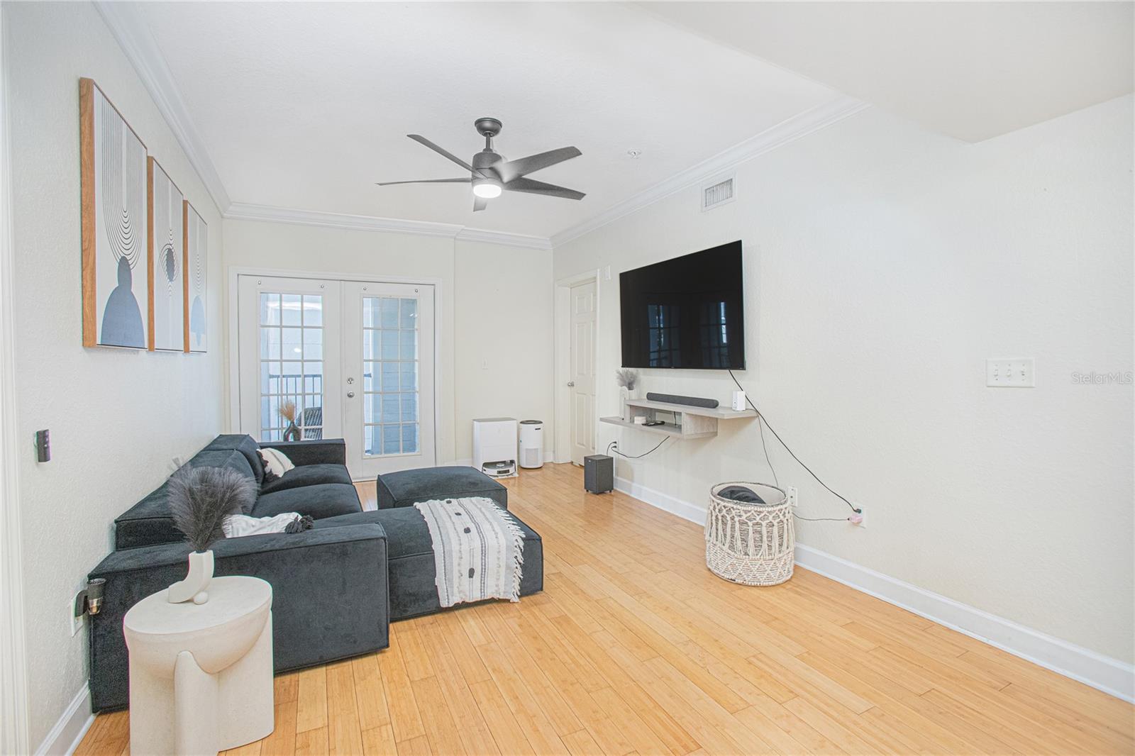 Image 9 of 26 For 204 South Street 2061