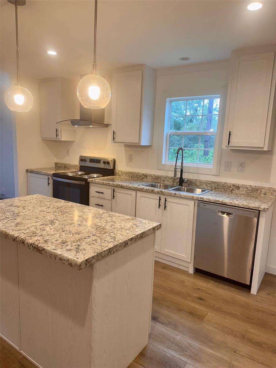 Image 15 of 50 For 5025 Apollo Avenue