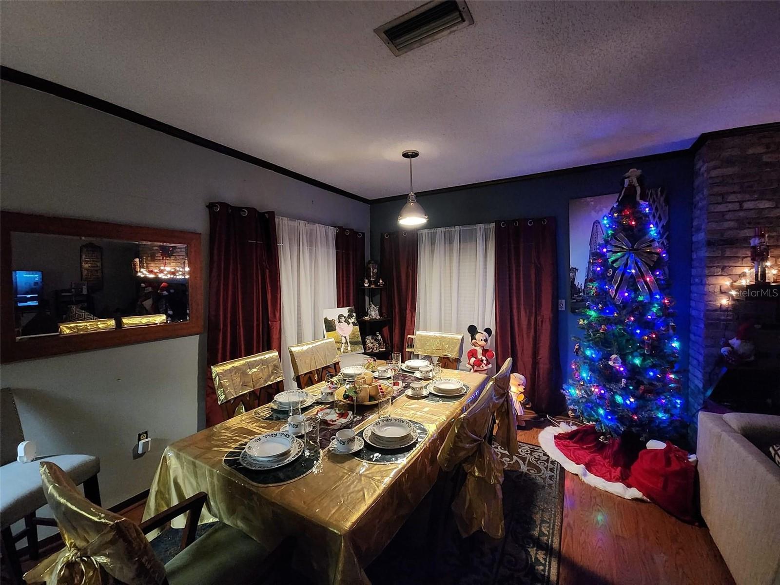 Image 3 of 15 For 1208 Lake Shore Boulevard