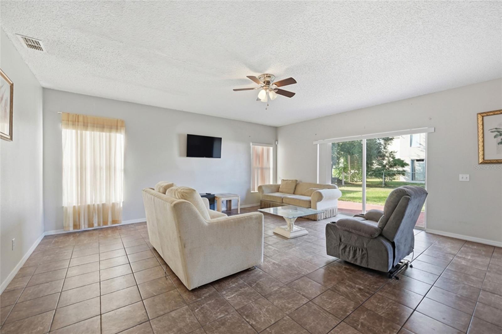 Image 13 of 36 For 547 Brighton Court