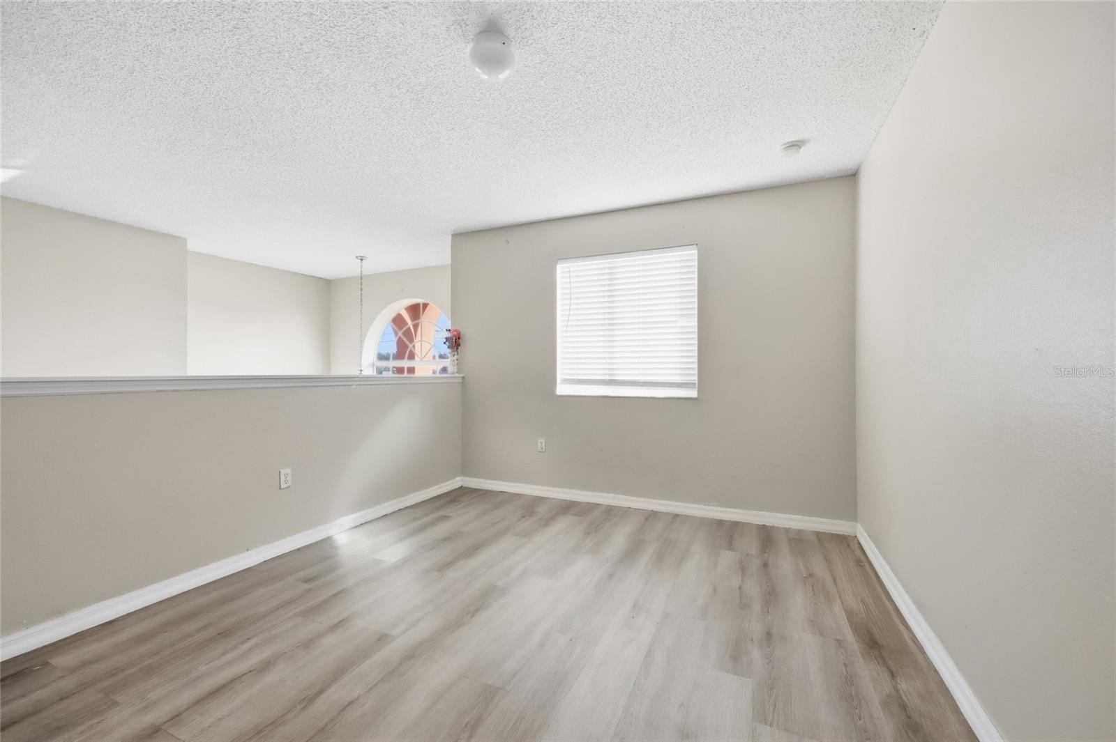 Image 18 of 36 For 547 Brighton Court