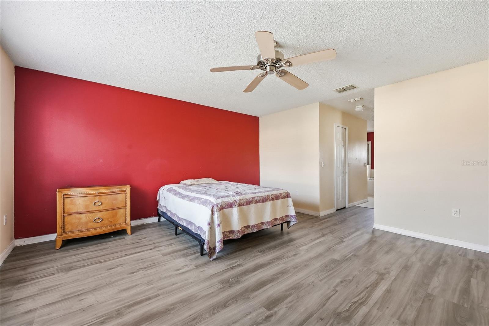 Image 27 of 36 For 547 Brighton Court