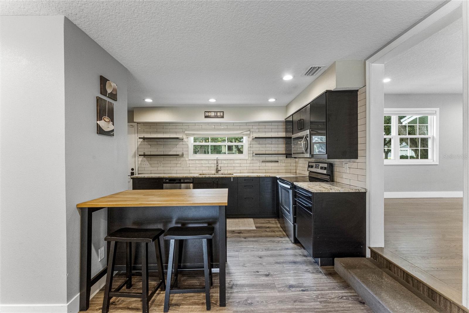 Image 5 of 18 For 2351 Westminster Court