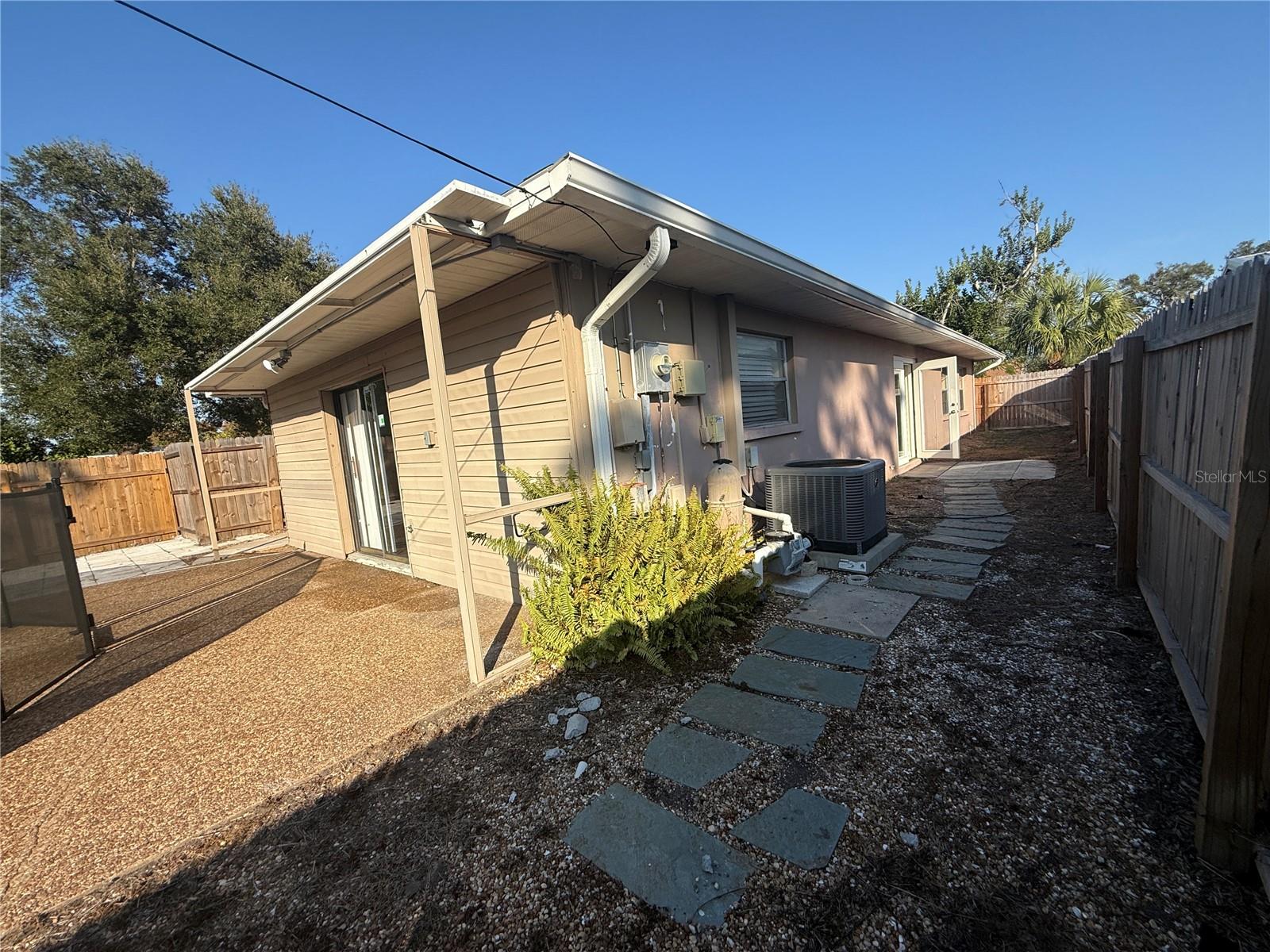 Image 18 of 22 For 2305 26th Avenue W