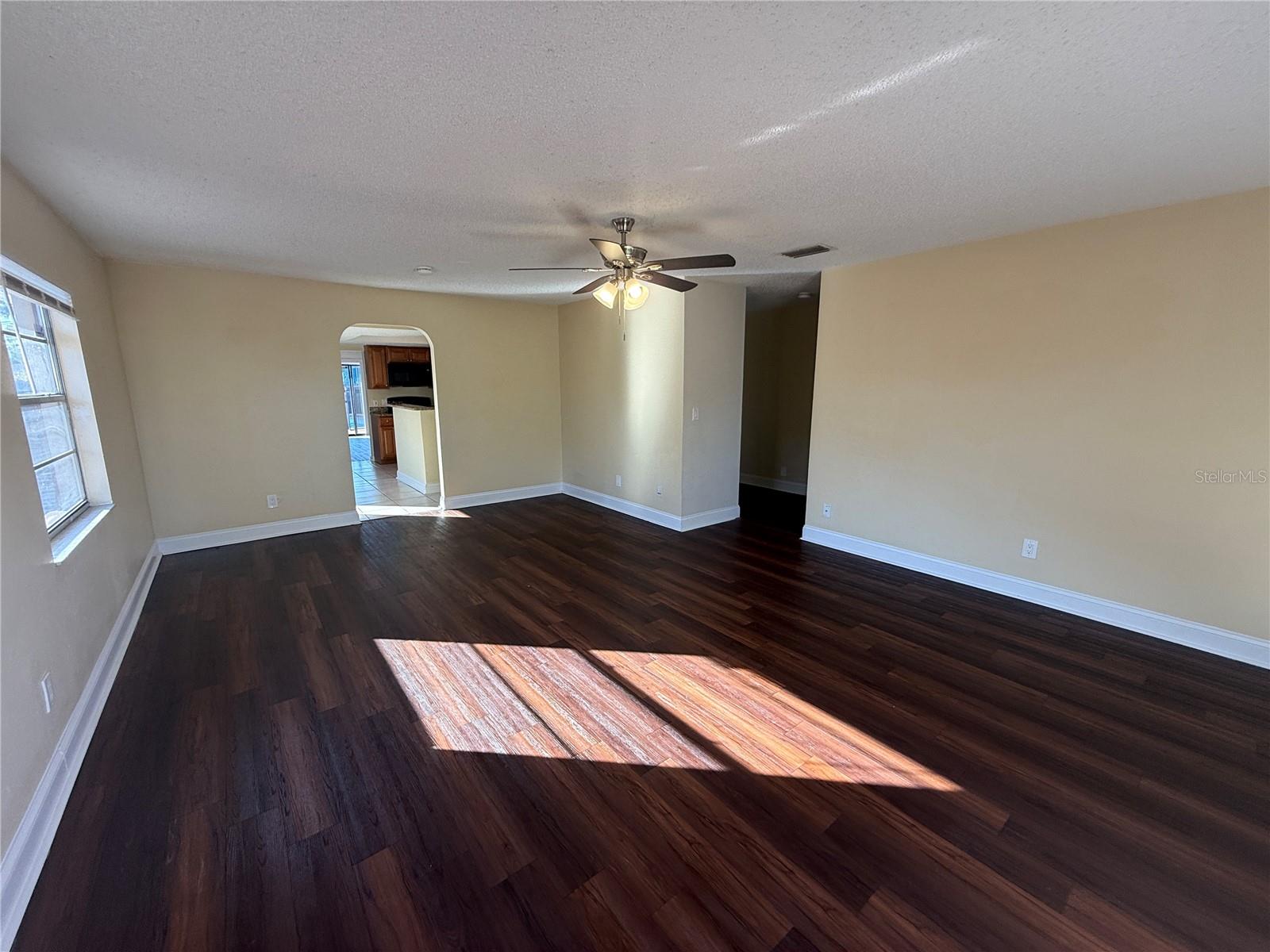 Image 5 of 22 For 2305 26th Avenue W