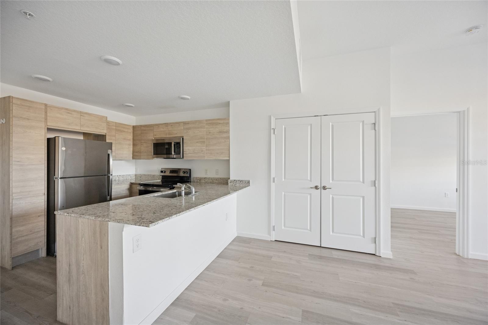 Image 4 of 21 For 1210 Southstation Place 116