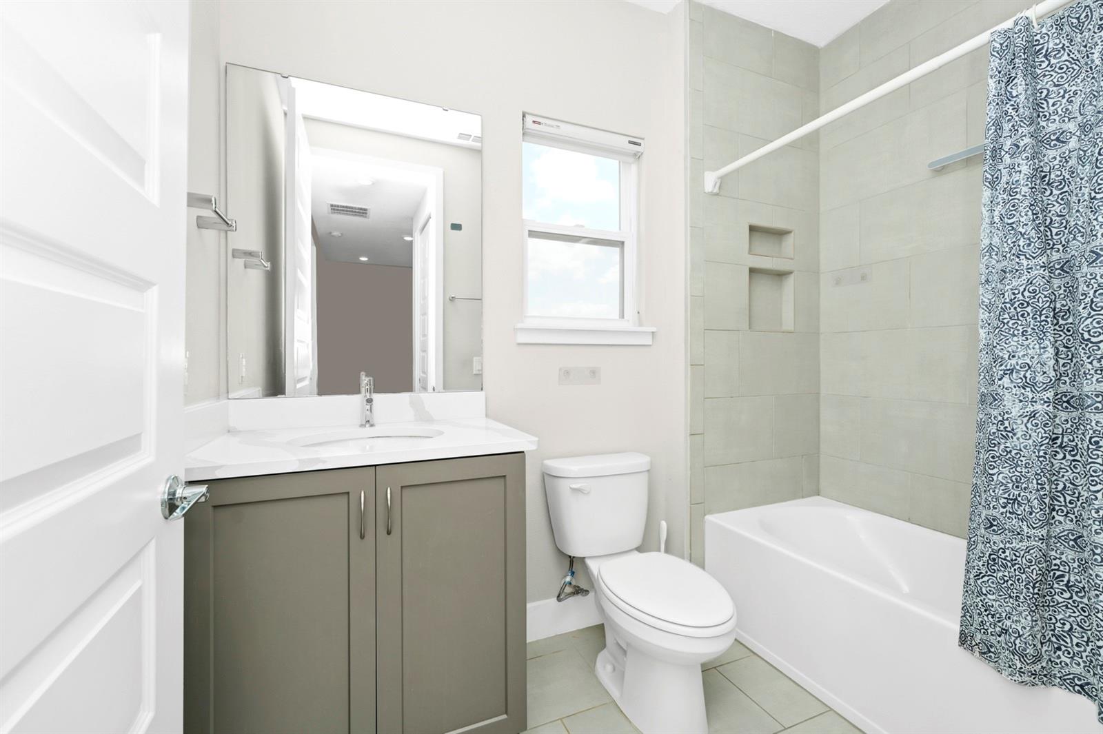 Image 16 of 38 For 743 Driving Range Court