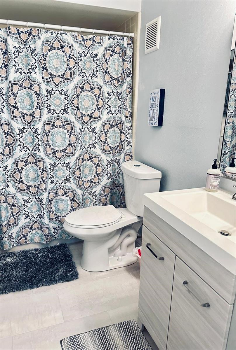 Image 6 of 9 For 2725 Tally Ho Avenue