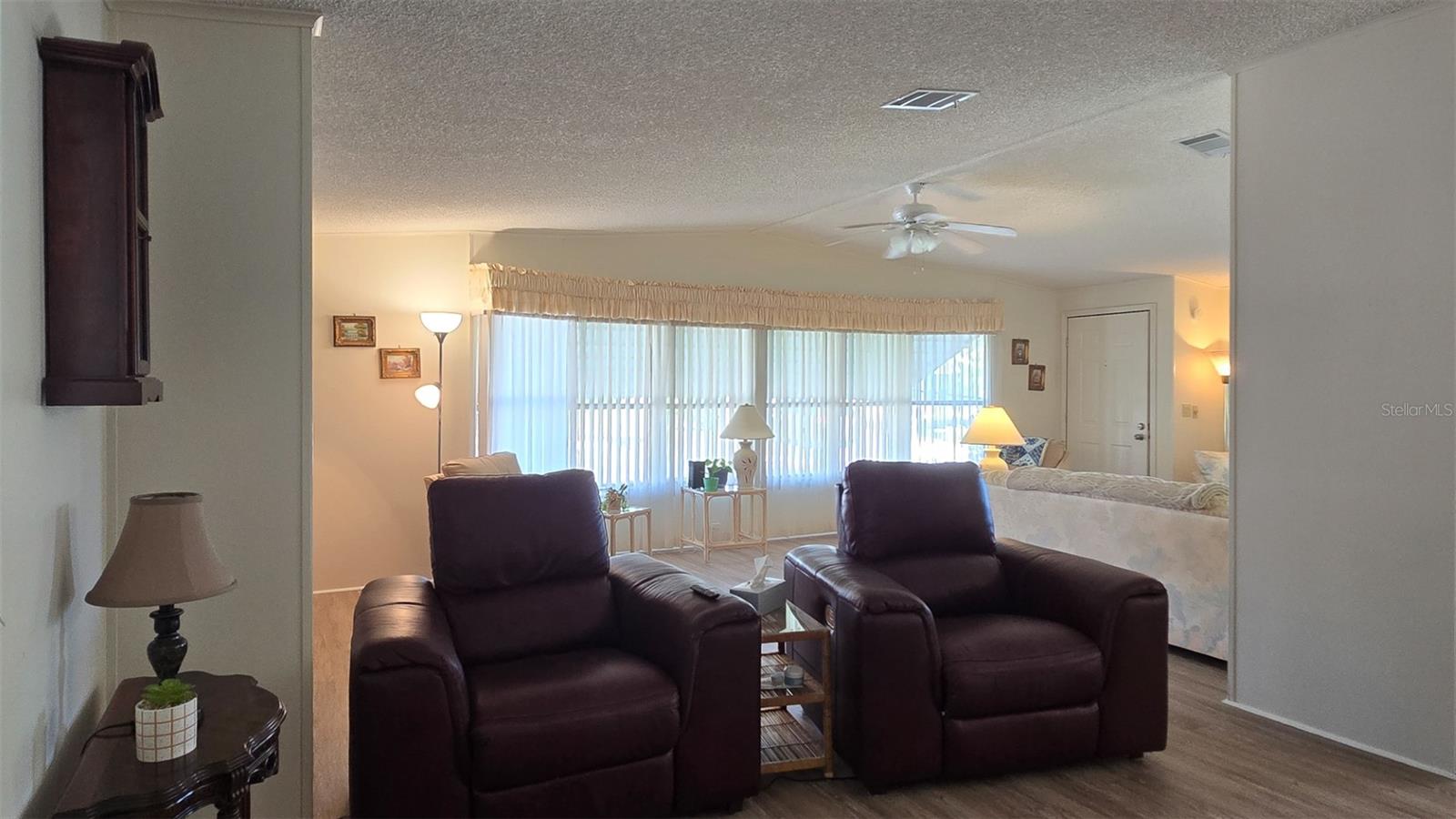 Image 10 of 49 For 927 Yew Street