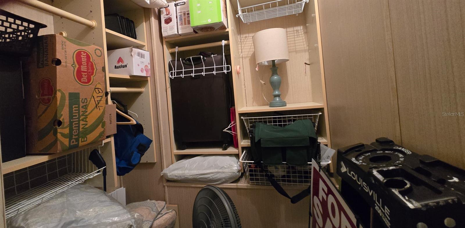 Image 28 of 49 For 927 Yew Street