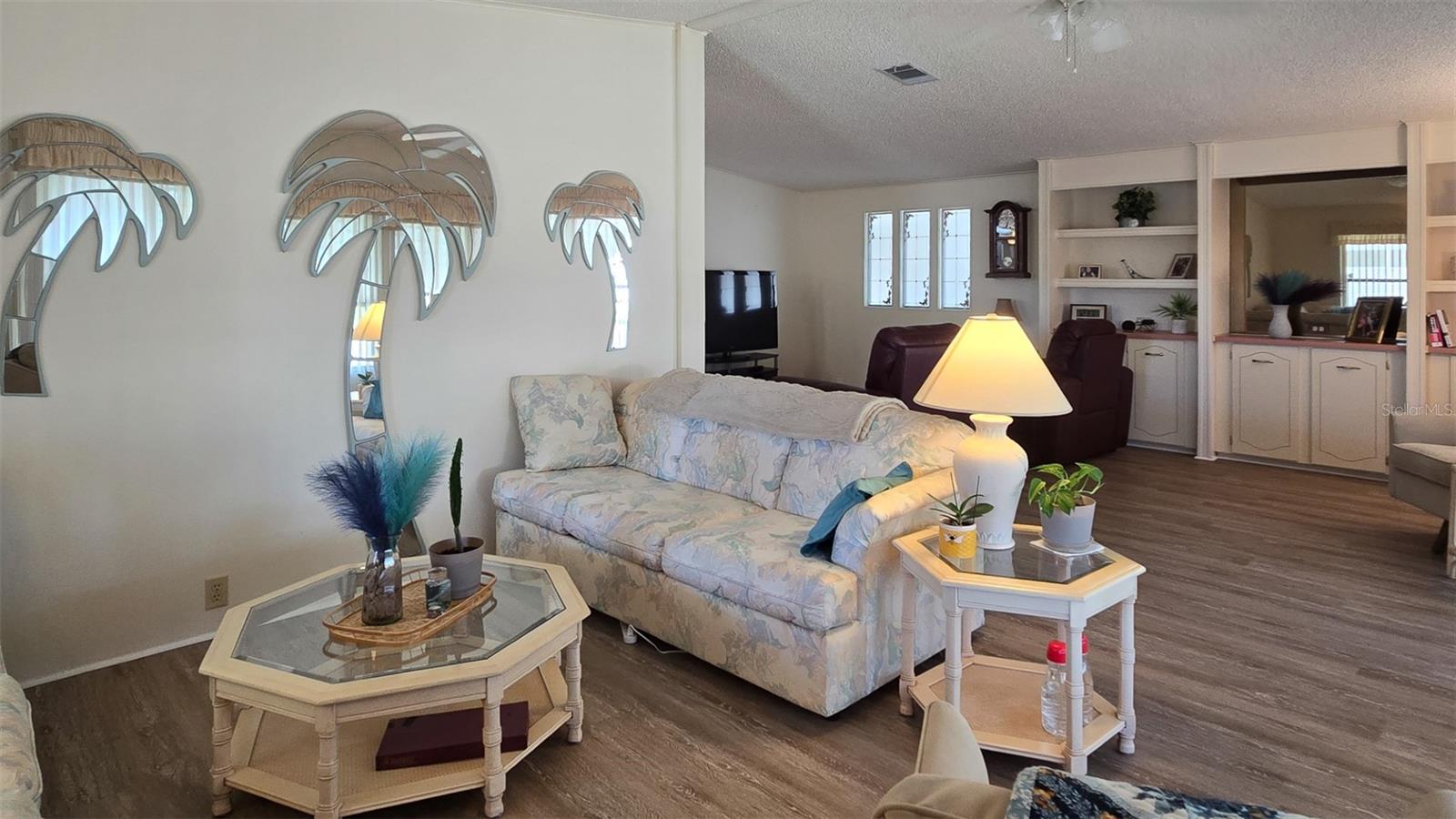 Image 5 of 49 For 927 Yew Street