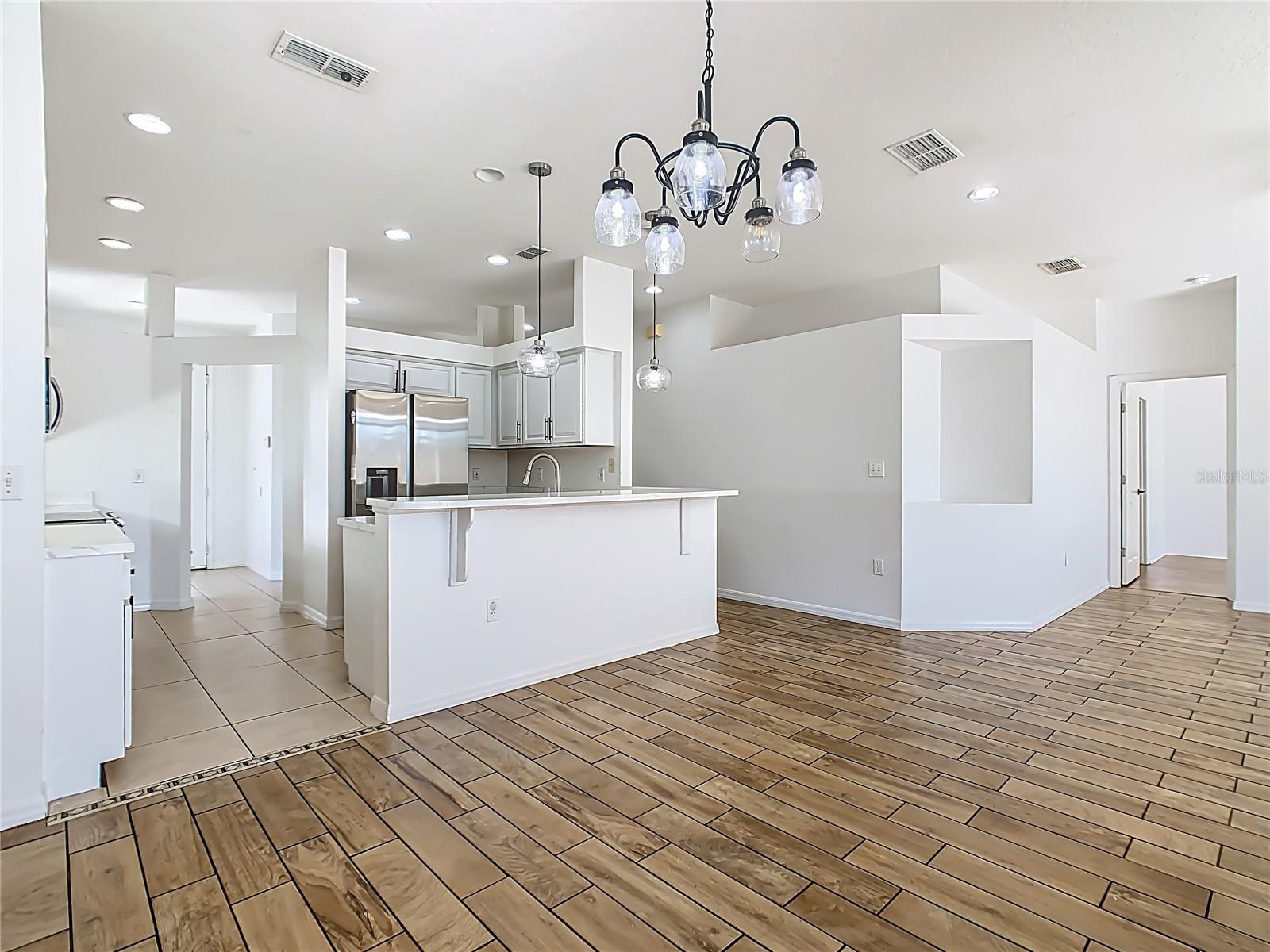 Image 10 of 45 For 2944 Sunset Vista Boulevard