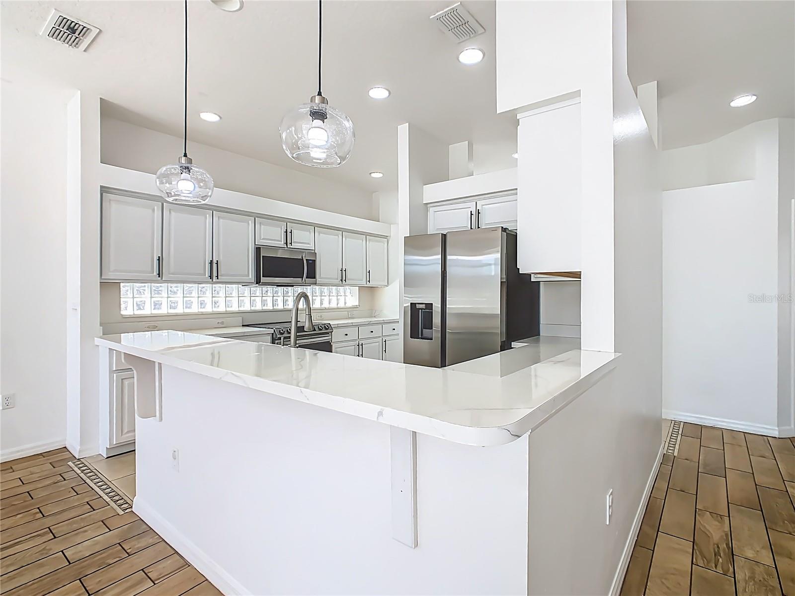 Image 11 of 45 For 2944 Sunset Vista Boulevard