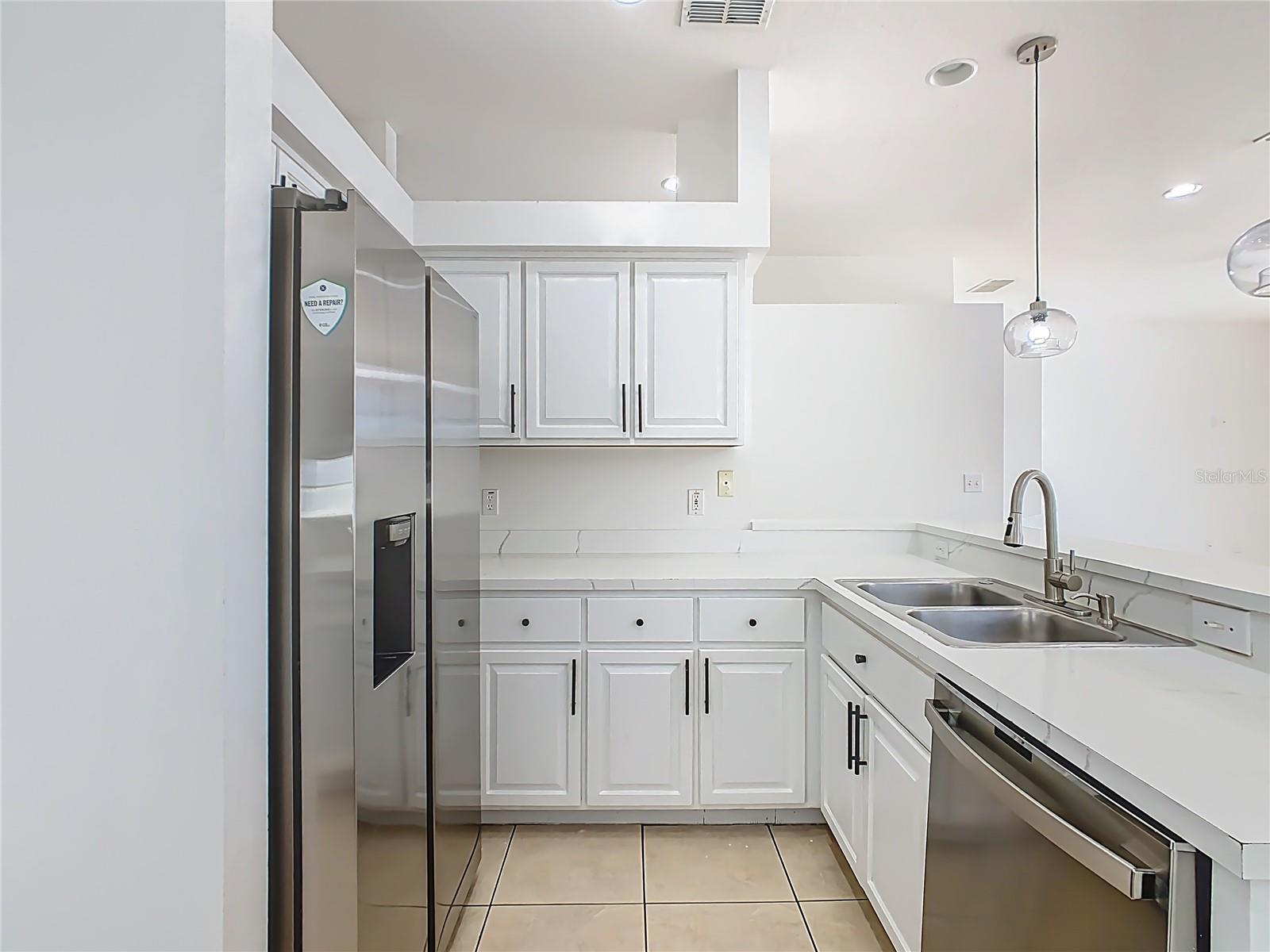 Image 14 of 45 For 2944 Sunset Vista Boulevard