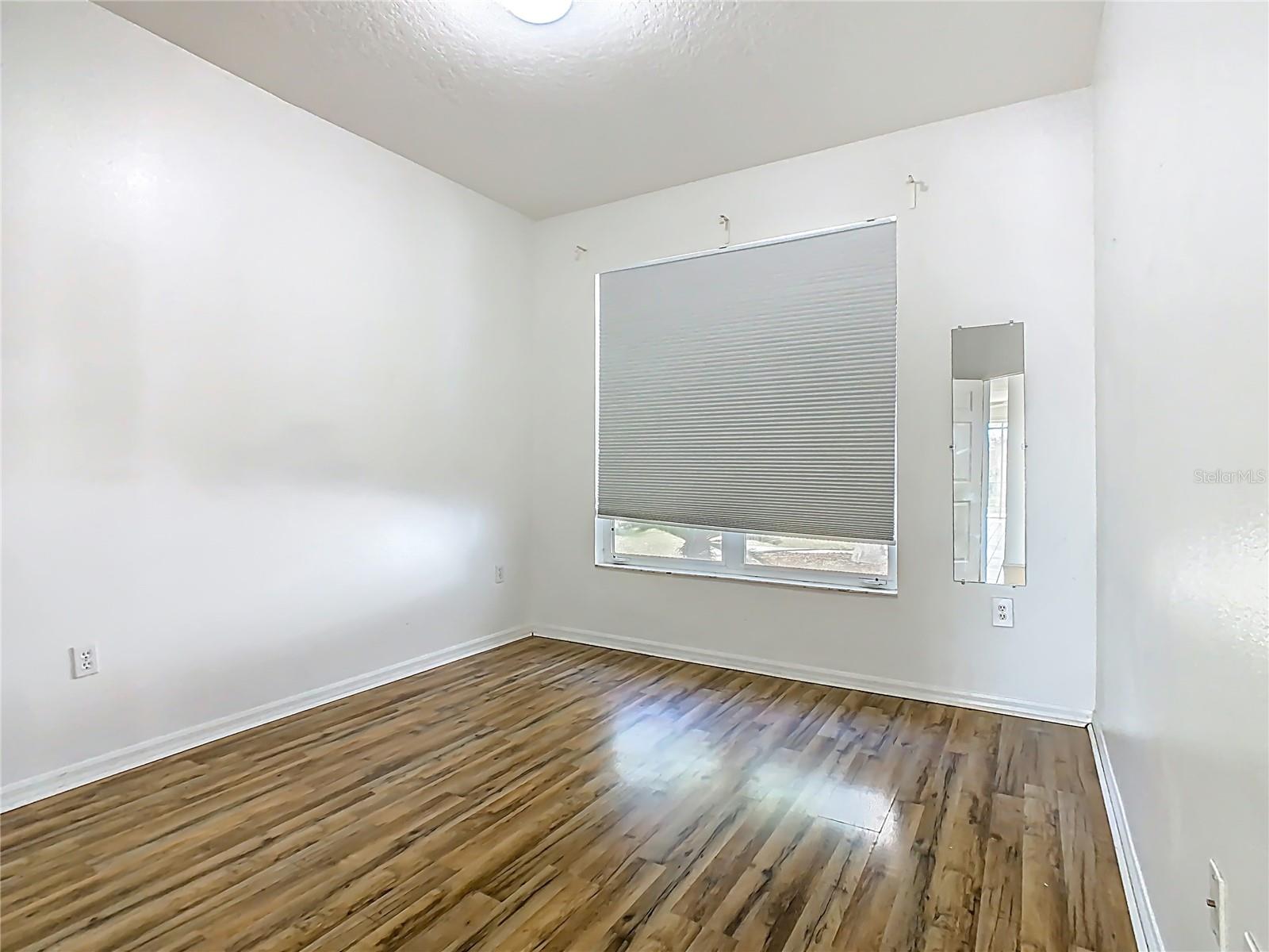 Image 17 of 45 For 2944 Sunset Vista Boulevard