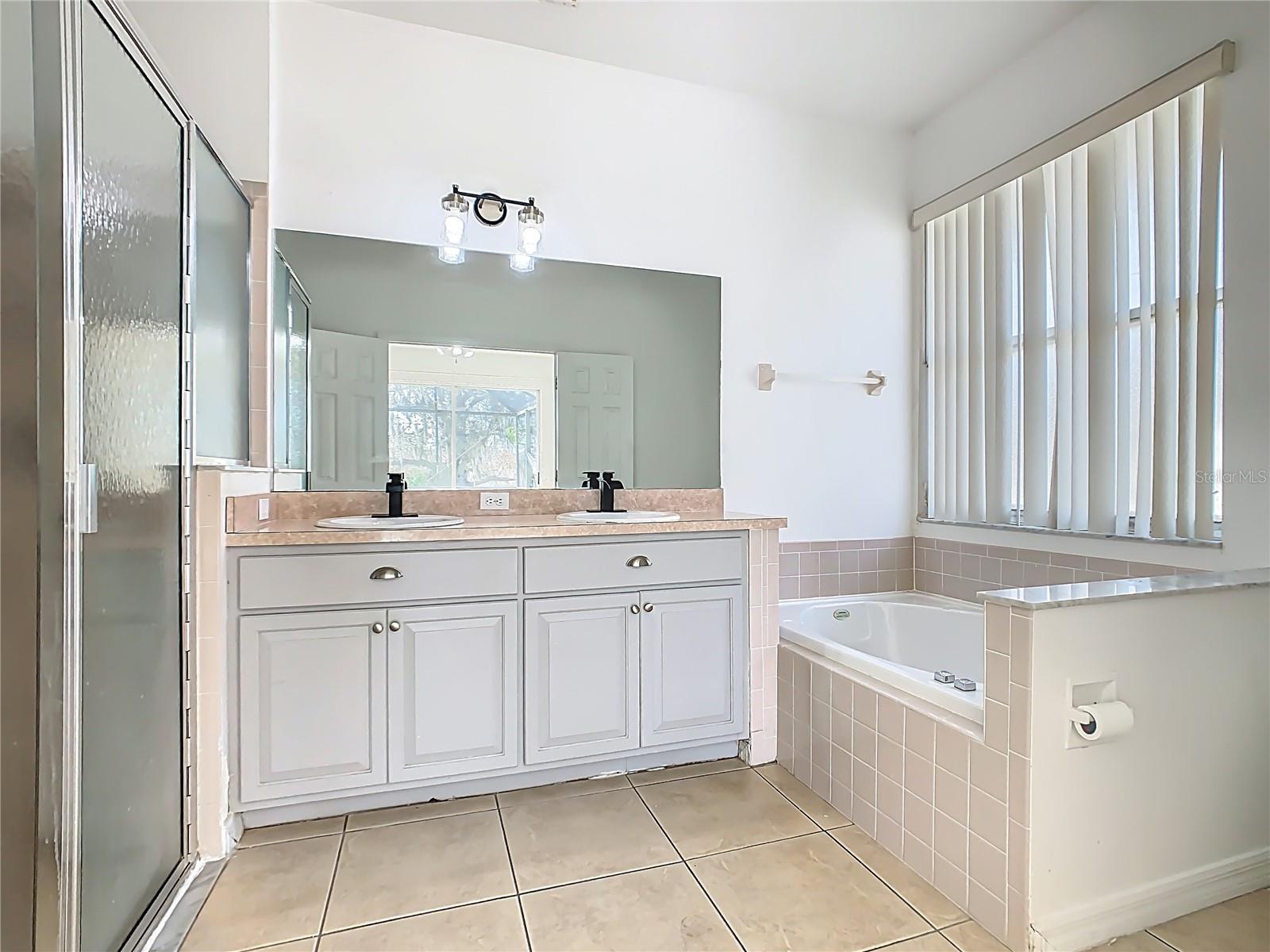 Image 21 of 45 For 2944 Sunset Vista Boulevard