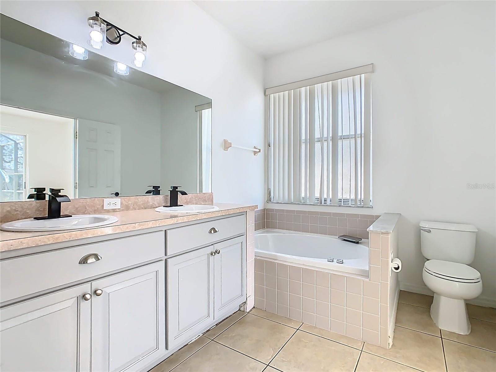 Image 22 of 45 For 2944 Sunset Vista Boulevard