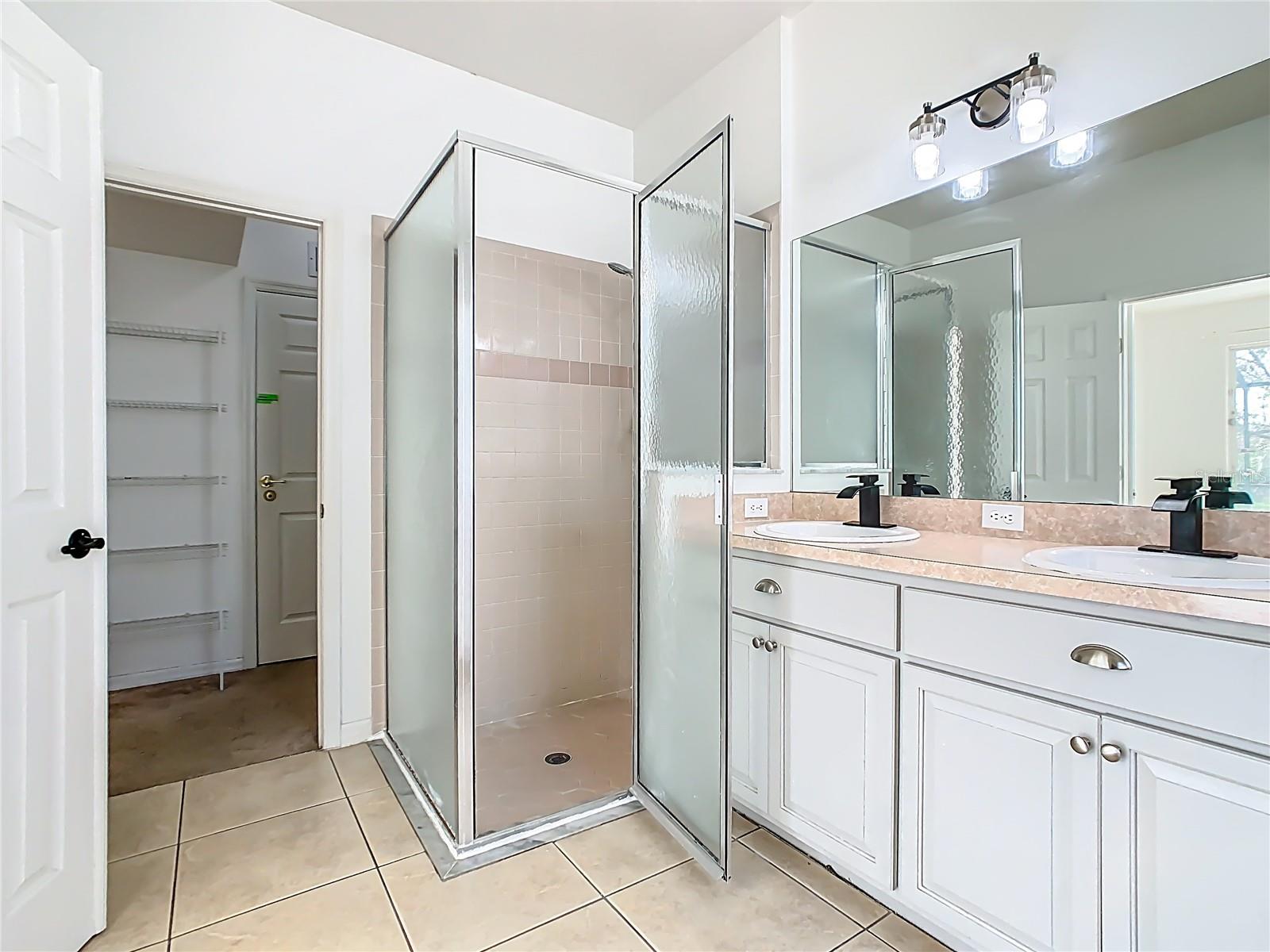 Image 23 of 45 For 2944 Sunset Vista Boulevard