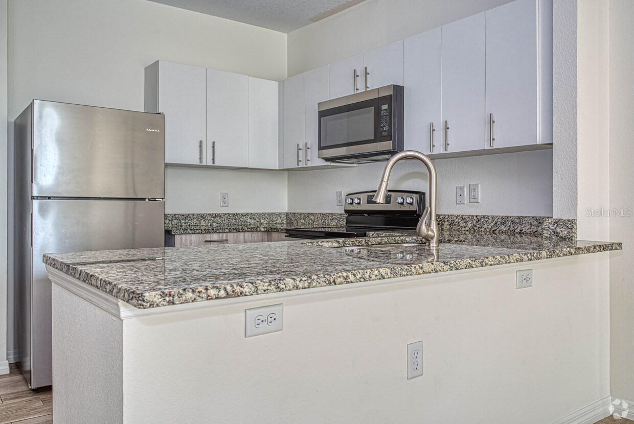 Image 13 of 24 For 2121 Mccoy Road 220