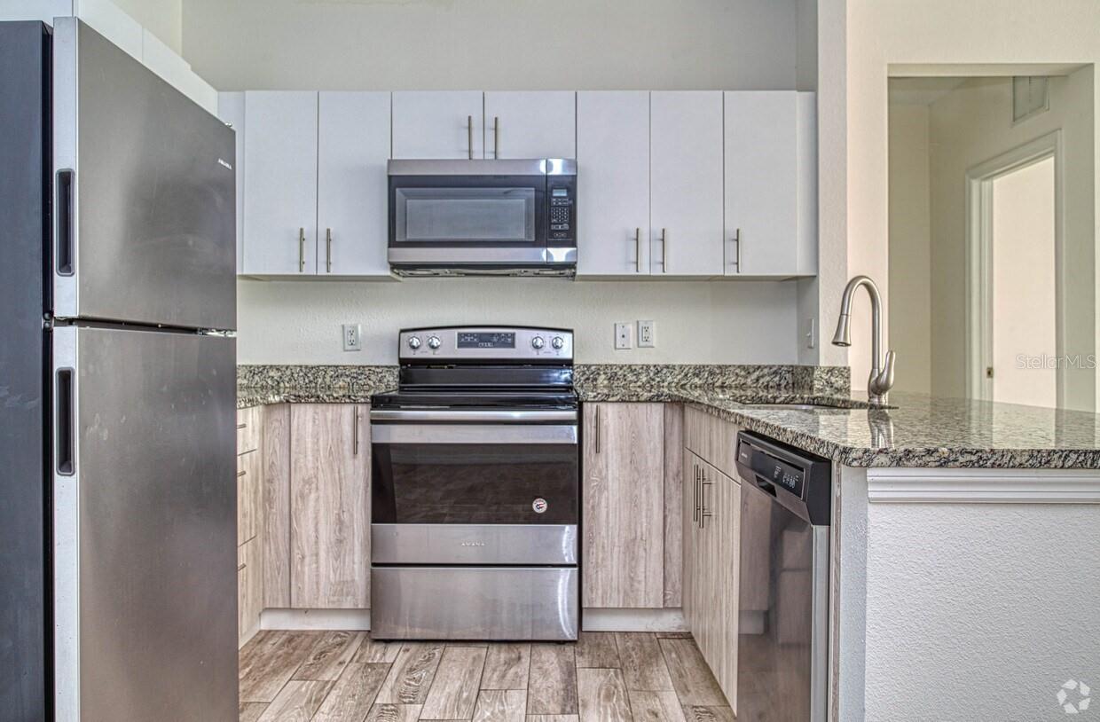 Image 14 of 24 For 2121 Mccoy Road 220