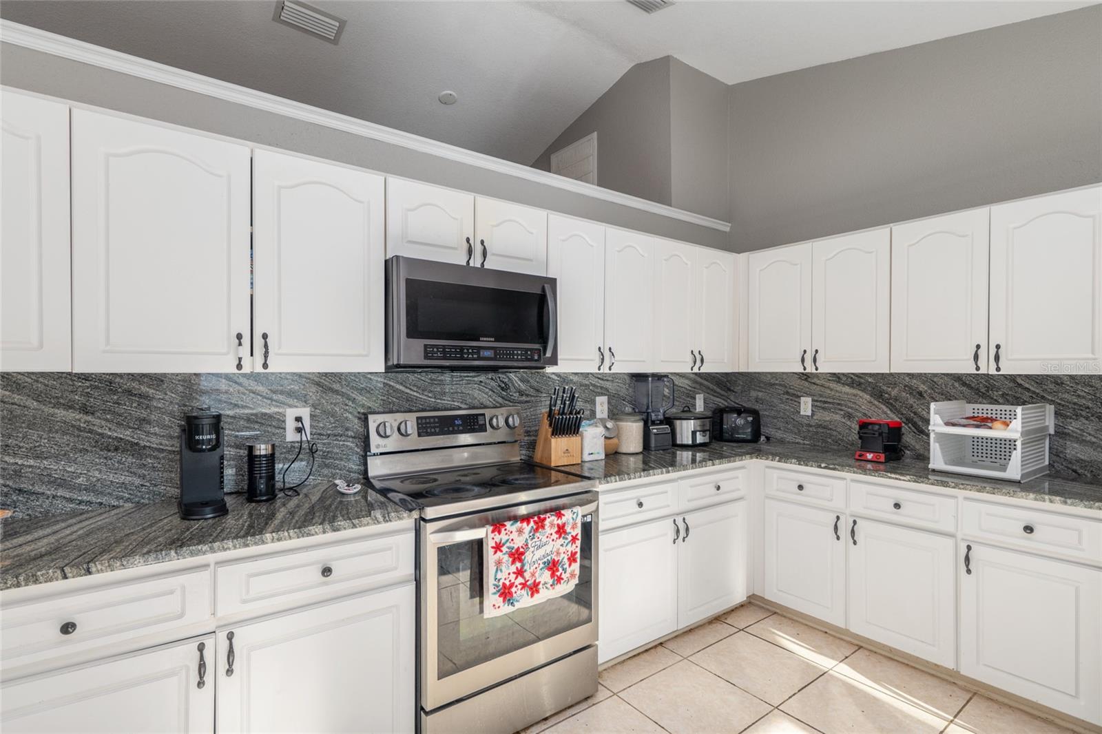 Image 28 of 67 For 2428 147 Place Road