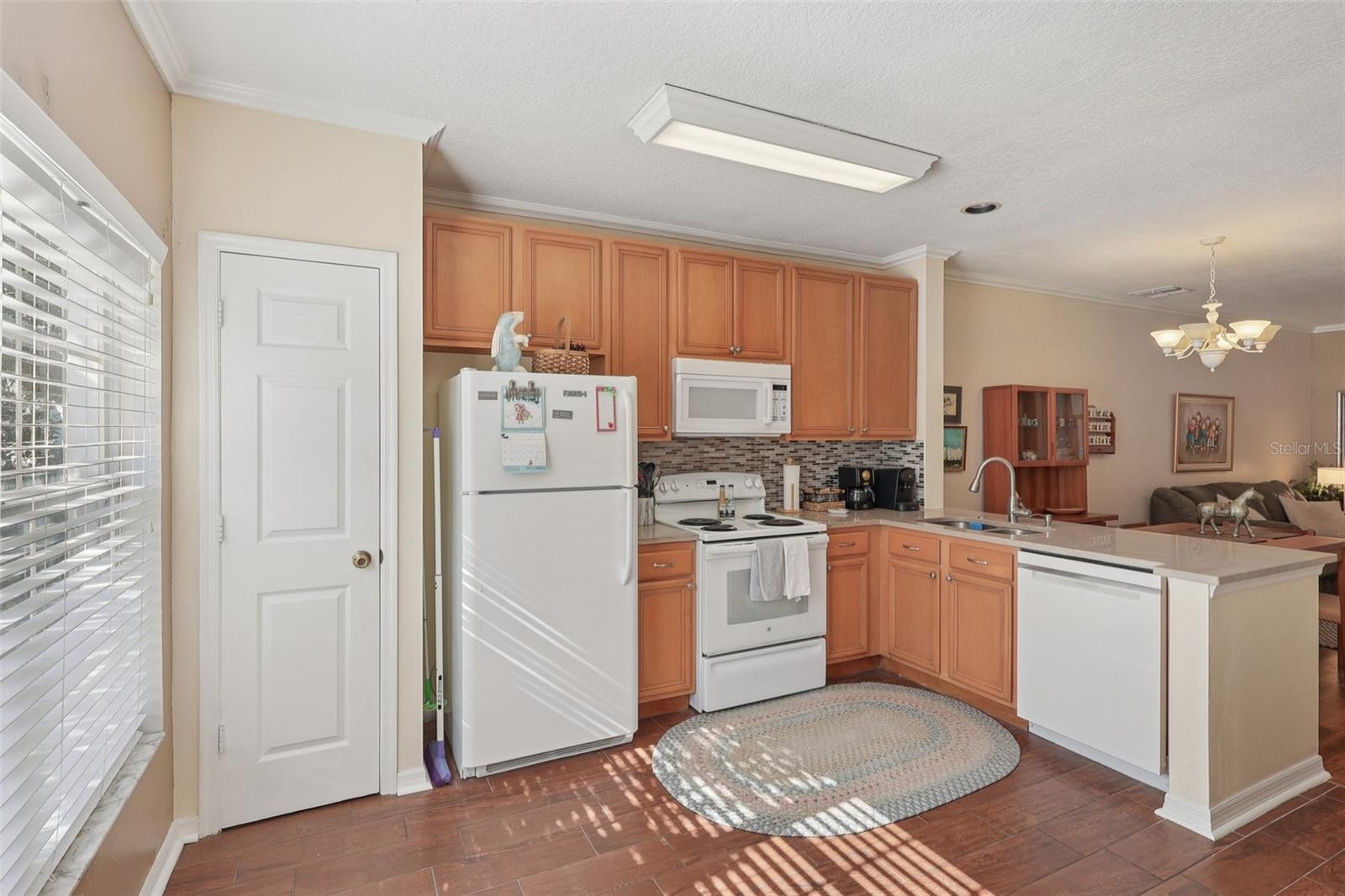 Image 11 of 24 For 922 Vineland Place