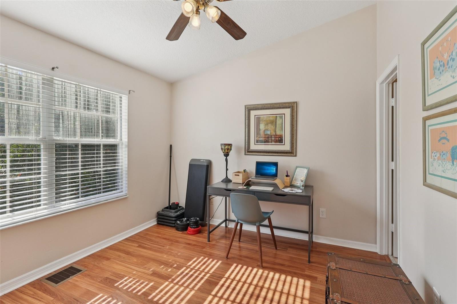 Image 15 of 24 For 922 Vineland Place