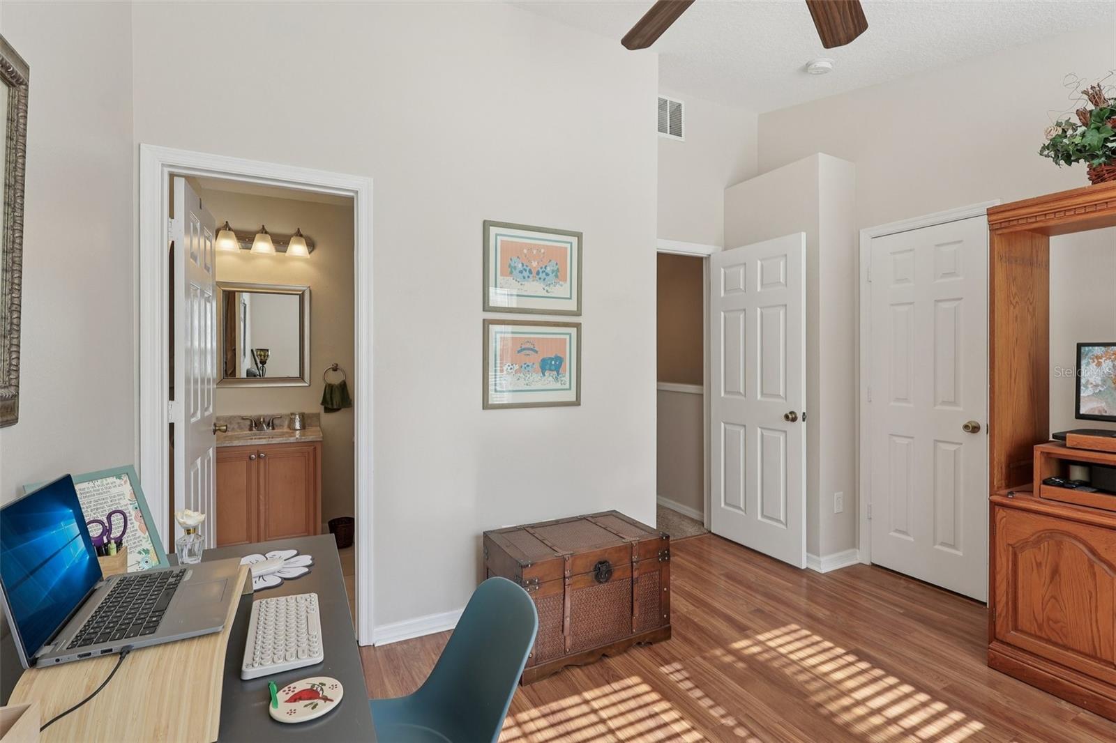 Image 16 of 24 For 922 Vineland Place