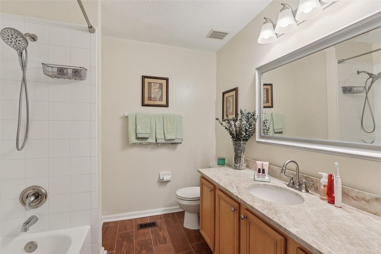 Image 6 of 24 For 922 Vineland Place