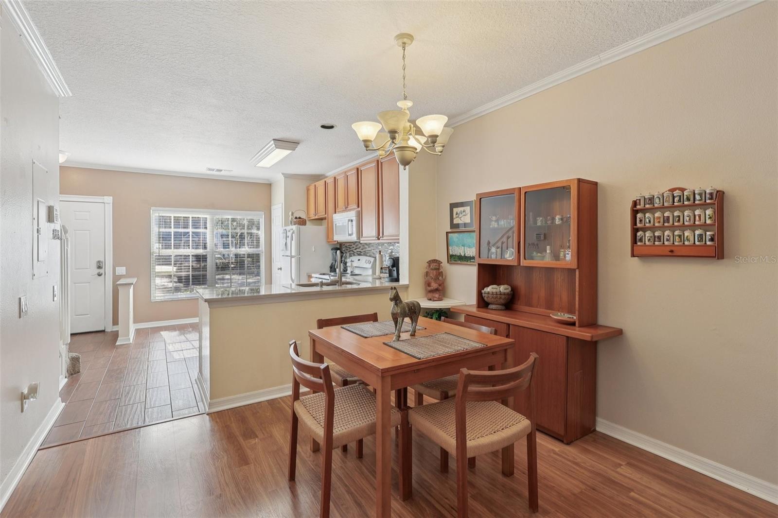 Image 9 of 24 For 922 Vineland Place