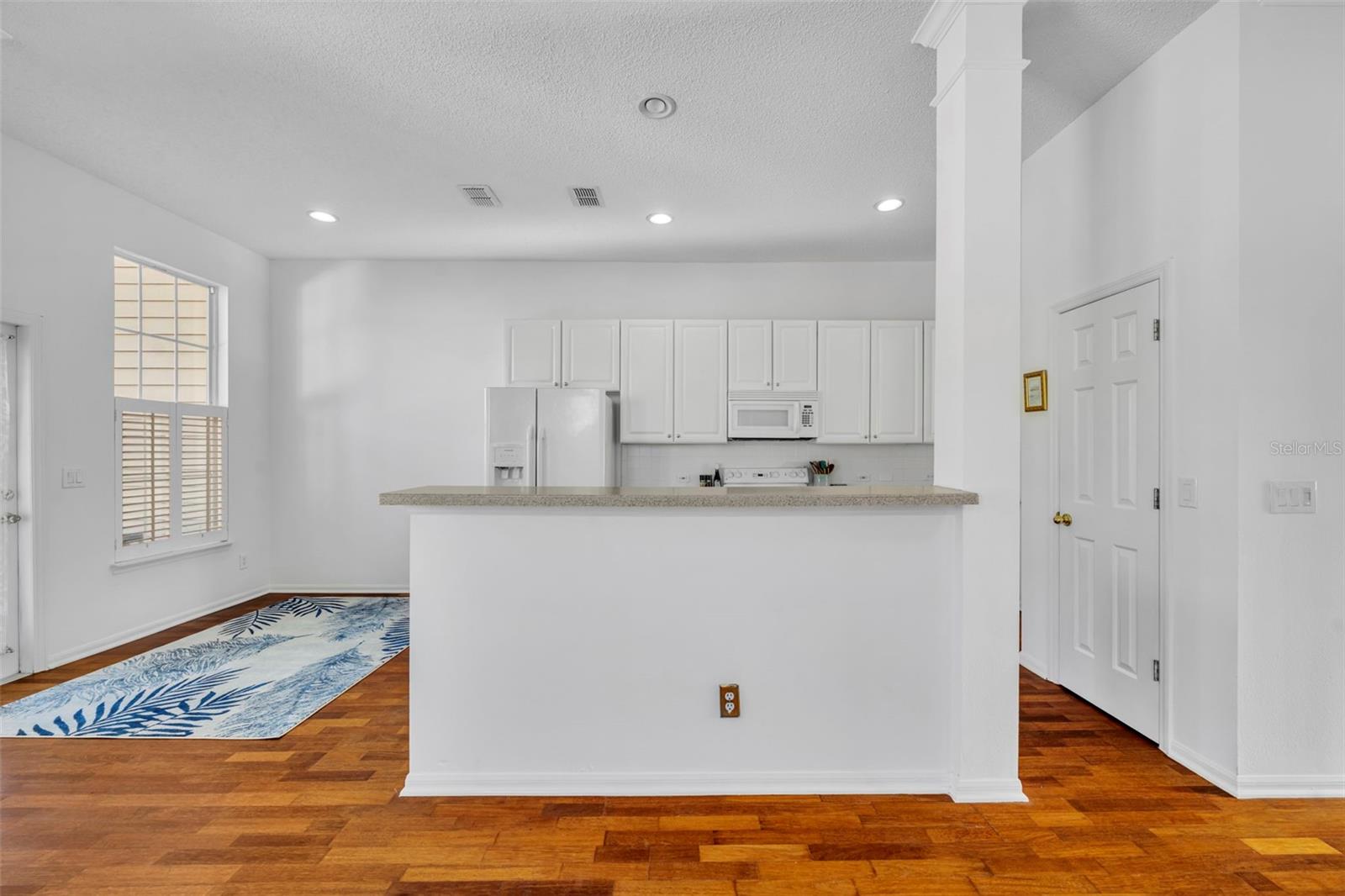 Image 11 of 45 For 107 Grinnell Place