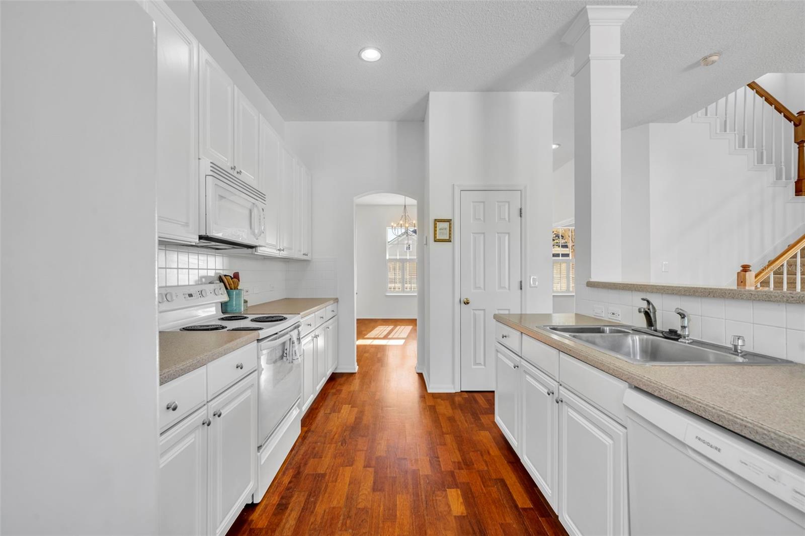 Image 14 of 45 For 107 Grinnell Place