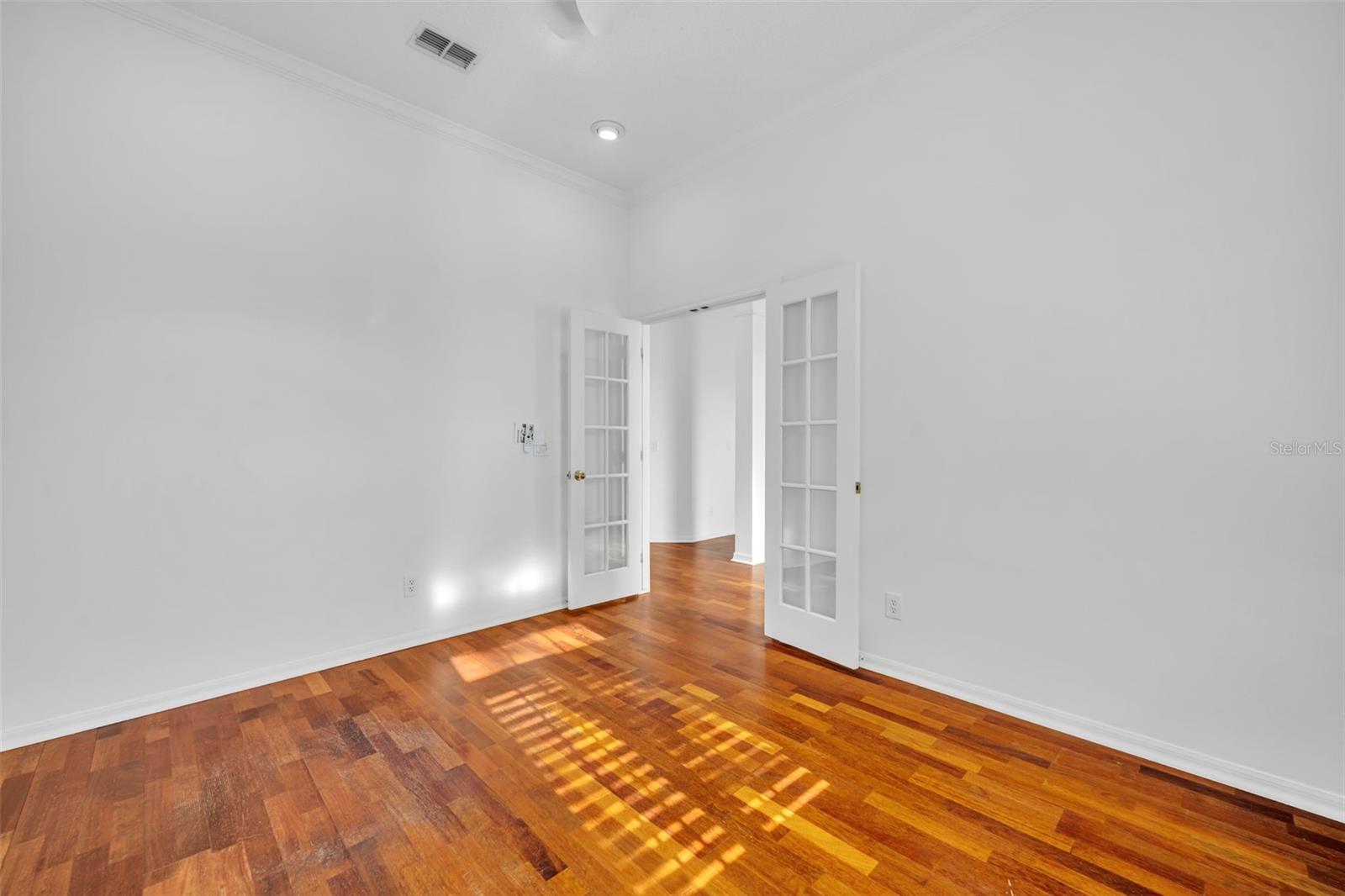 Image 20 of 45 For 107 Grinnell Place