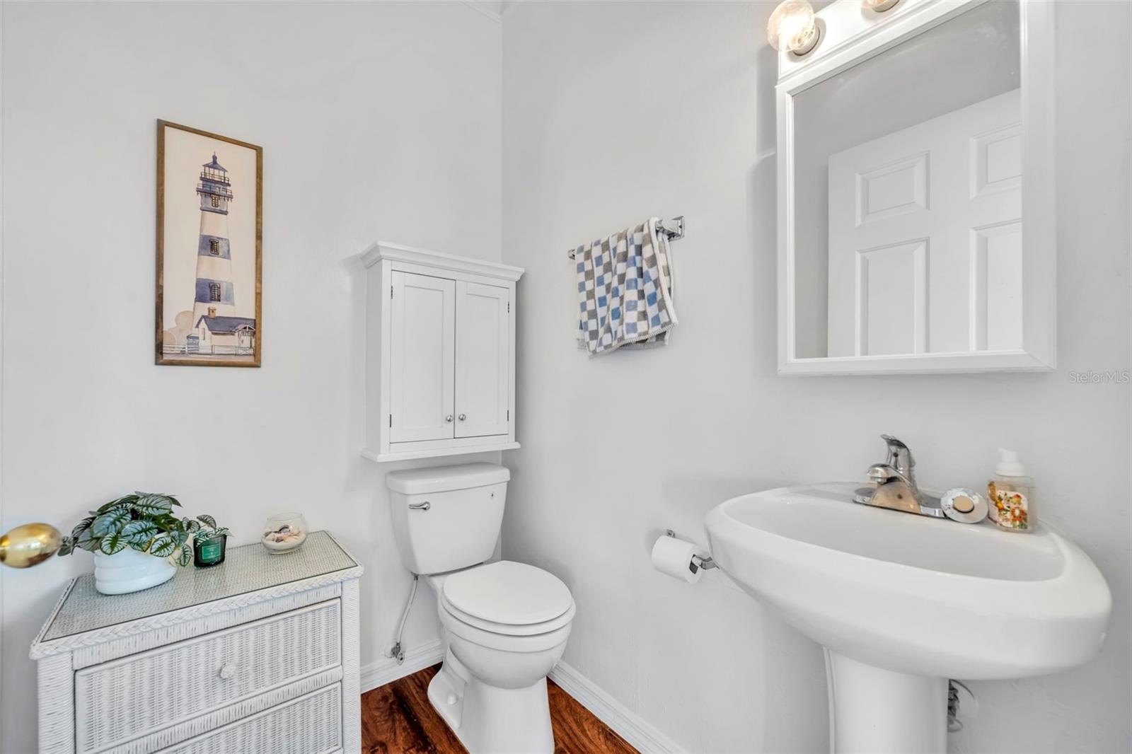 Image 22 of 45 For 107 Grinnell Place