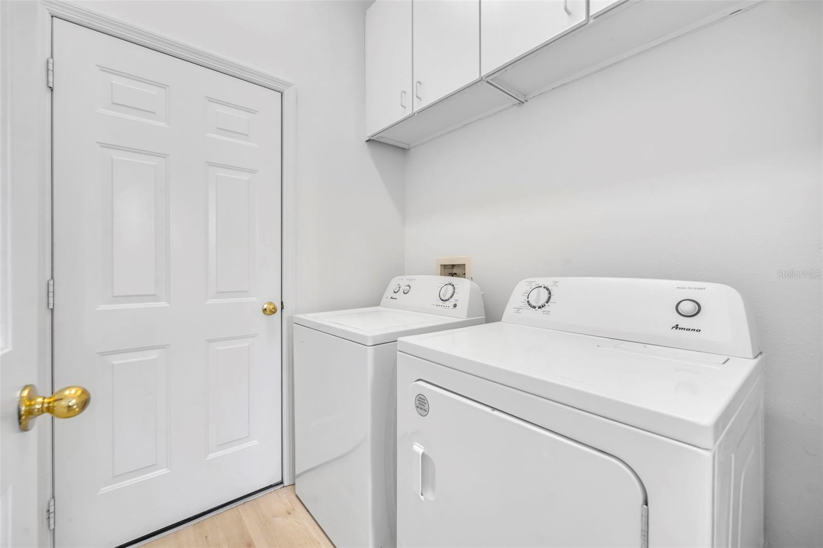 Image 23 of 45 For 107 Grinnell Place