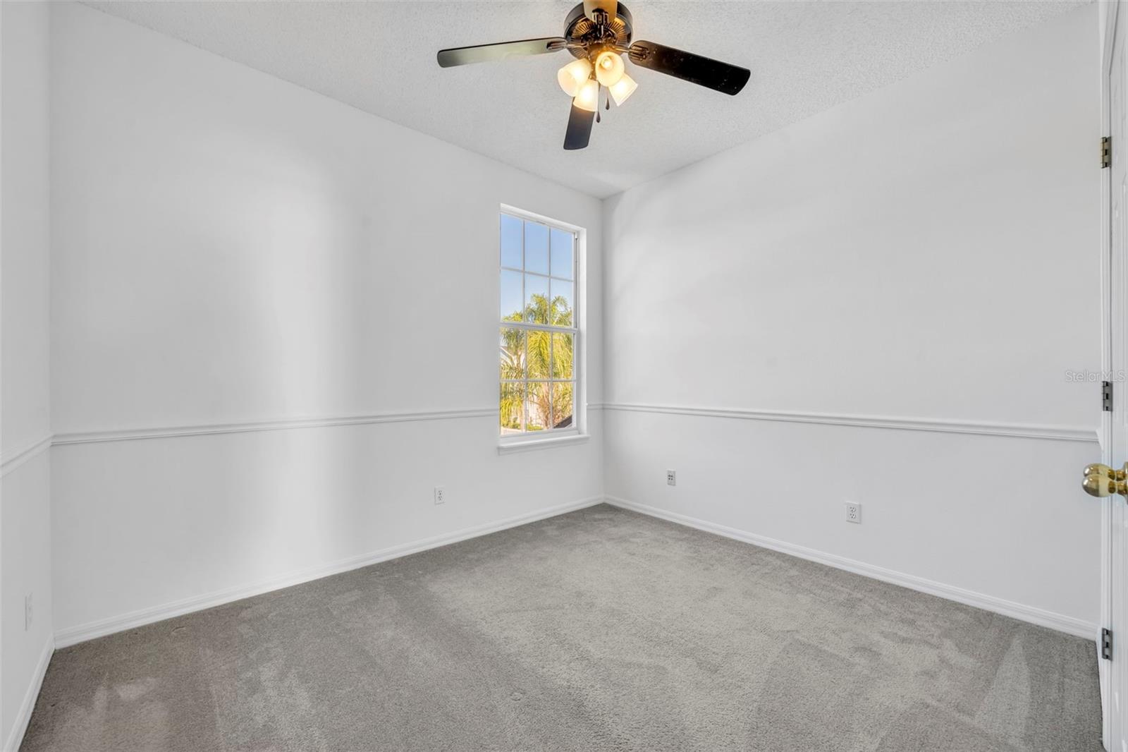 Image 32 of 45 For 107 Grinnell Place