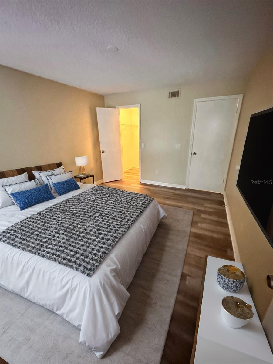 Image 7 of 15 For 4540 Commander Drive 2235