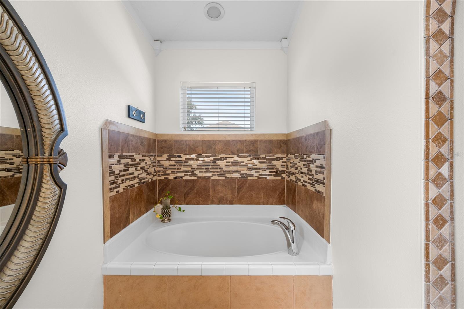 Image 22 of 37 For 31834 Parkdale