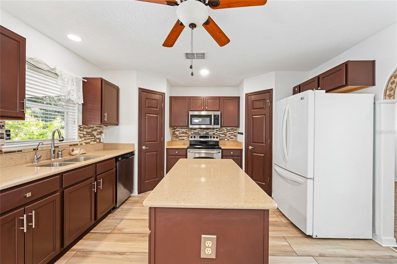 Image 5 of 37 For 31834 Parkdale